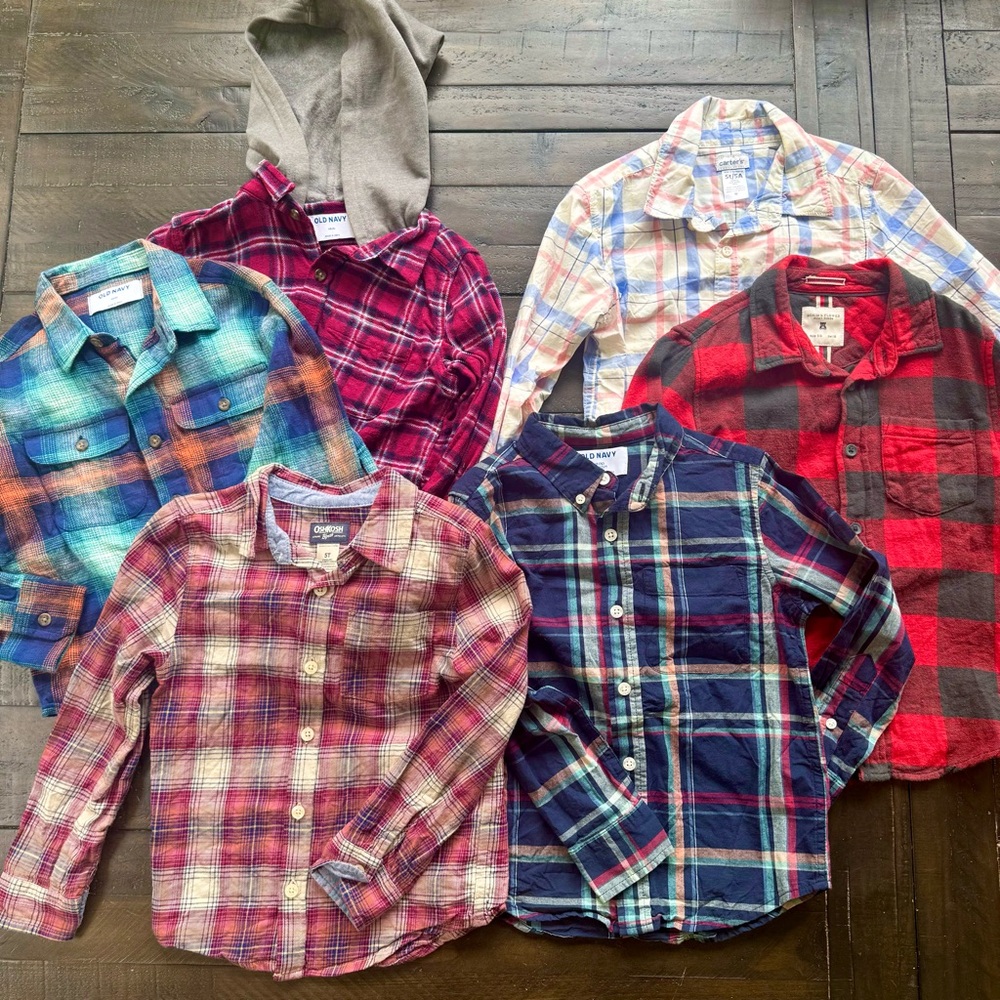 SOLD - Bundle of 6 boys 5/5T button up plaid long sleeve shirts